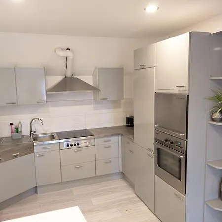 Alc-zimmervermietung 2 *